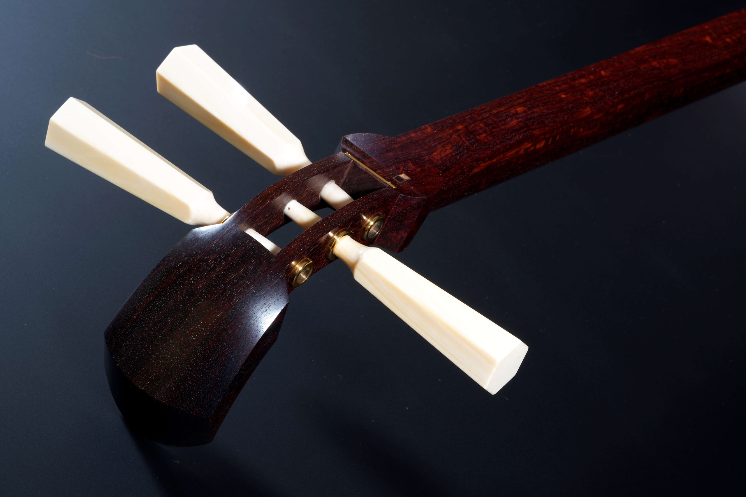 MK-001 Almost-New Kouki Tsugaru Shamisen with Zouge Itomaki (Ships from California) - Image 2